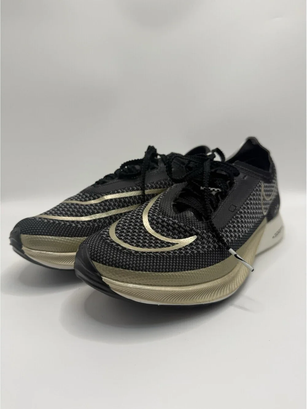 Nike ZoomX Streakfly Black Metallic Gold Grain Men’s SZ 5 Women 7 Running NWOB